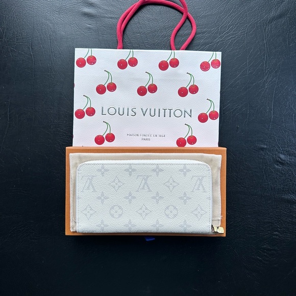 NWT - Louis Vuitton x Murakami Collection Wallet with Cherry Motif - Picture 7 of 8